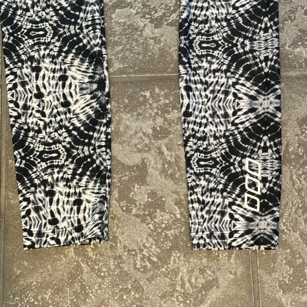 Lorna Jane 7/8 Leggings Black White Inside Draw String Utopia Core Biter Small - Picture 4 of 7